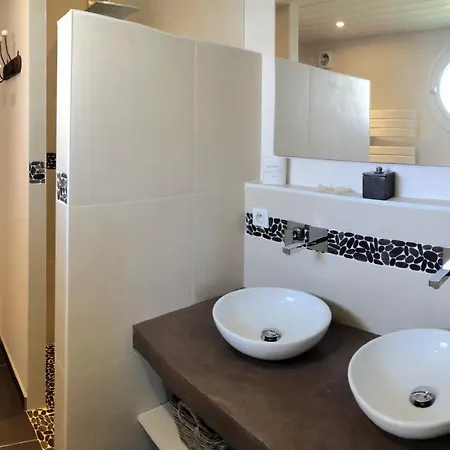 Cocoon, Grand Confort, 2 Km Des Plages Villa